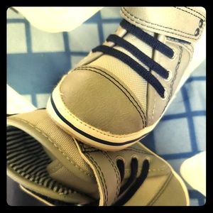 Surprize by Striderite Baby Booties